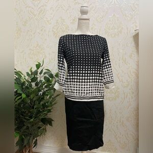 New York and company contrast black and white top sz XS in Euc